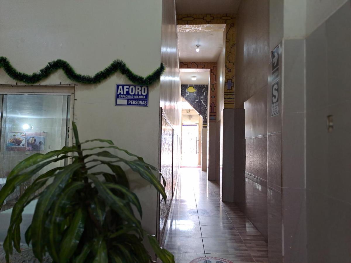 Hospedaje El Emperador Hotel Pucallpa Bagian luar foto
