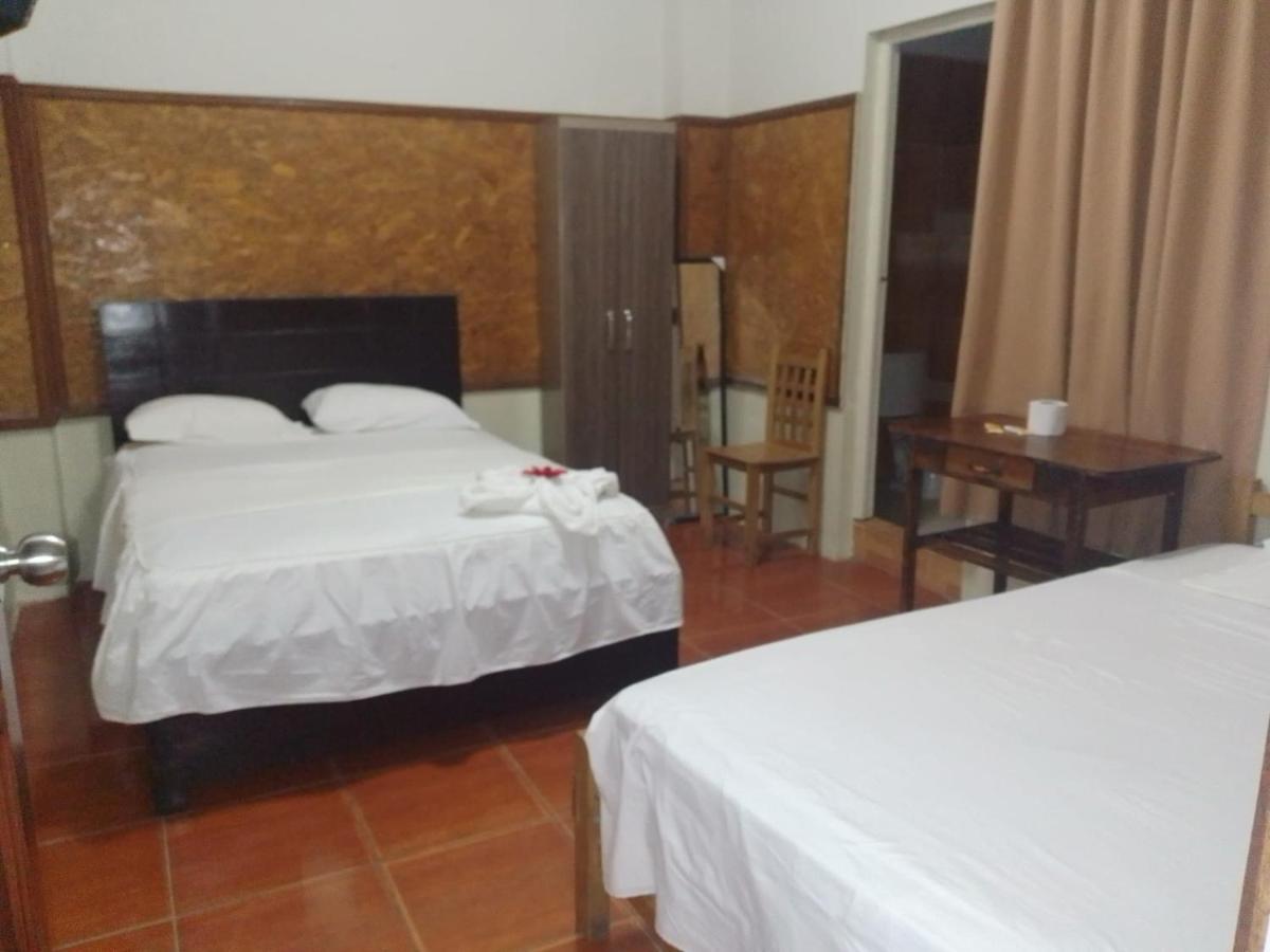 Hospedaje El Emperador Hotel Pucallpa Bagian luar foto