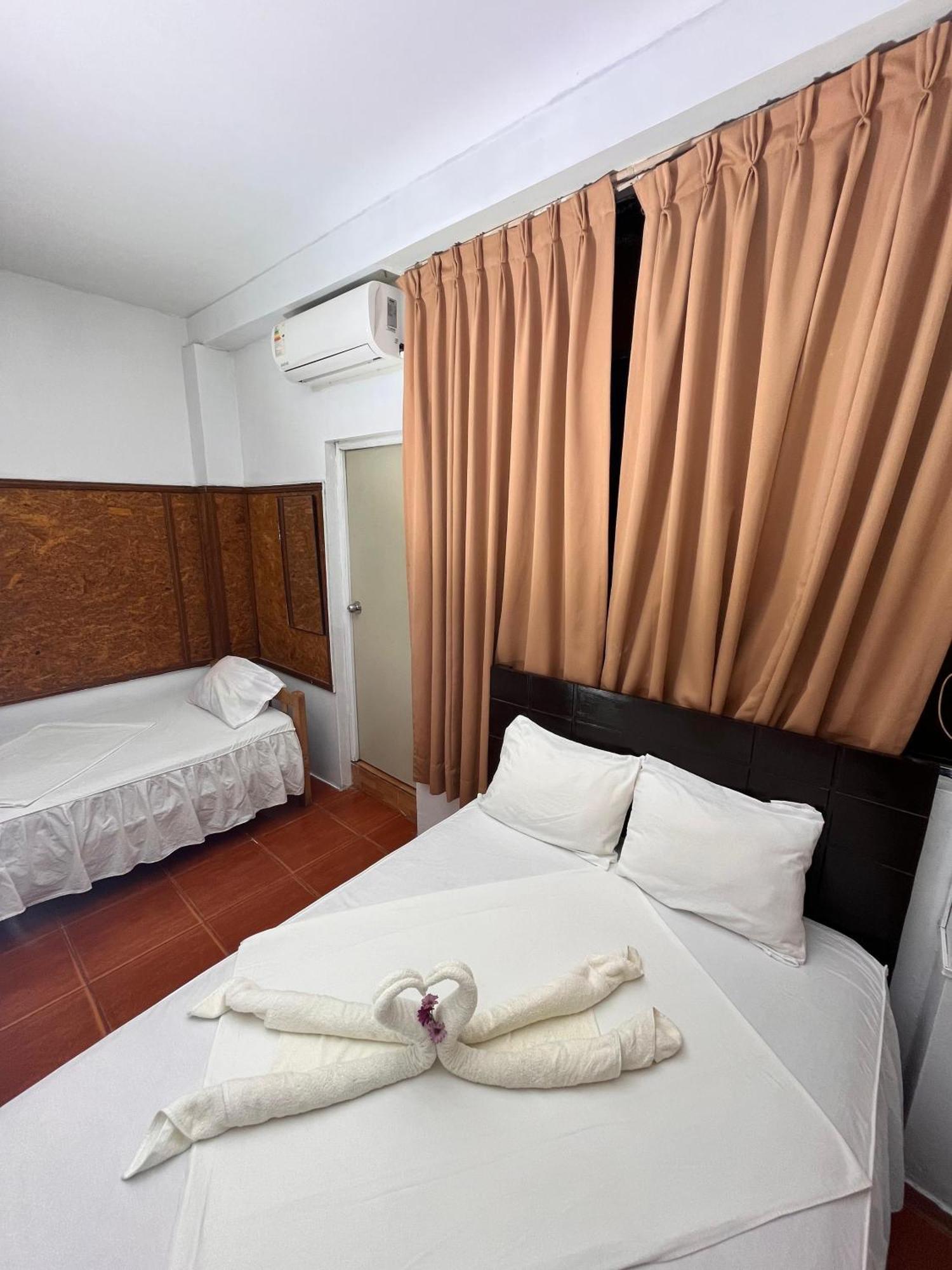 Hospedaje El Emperador Hotel Pucallpa Bagian luar foto