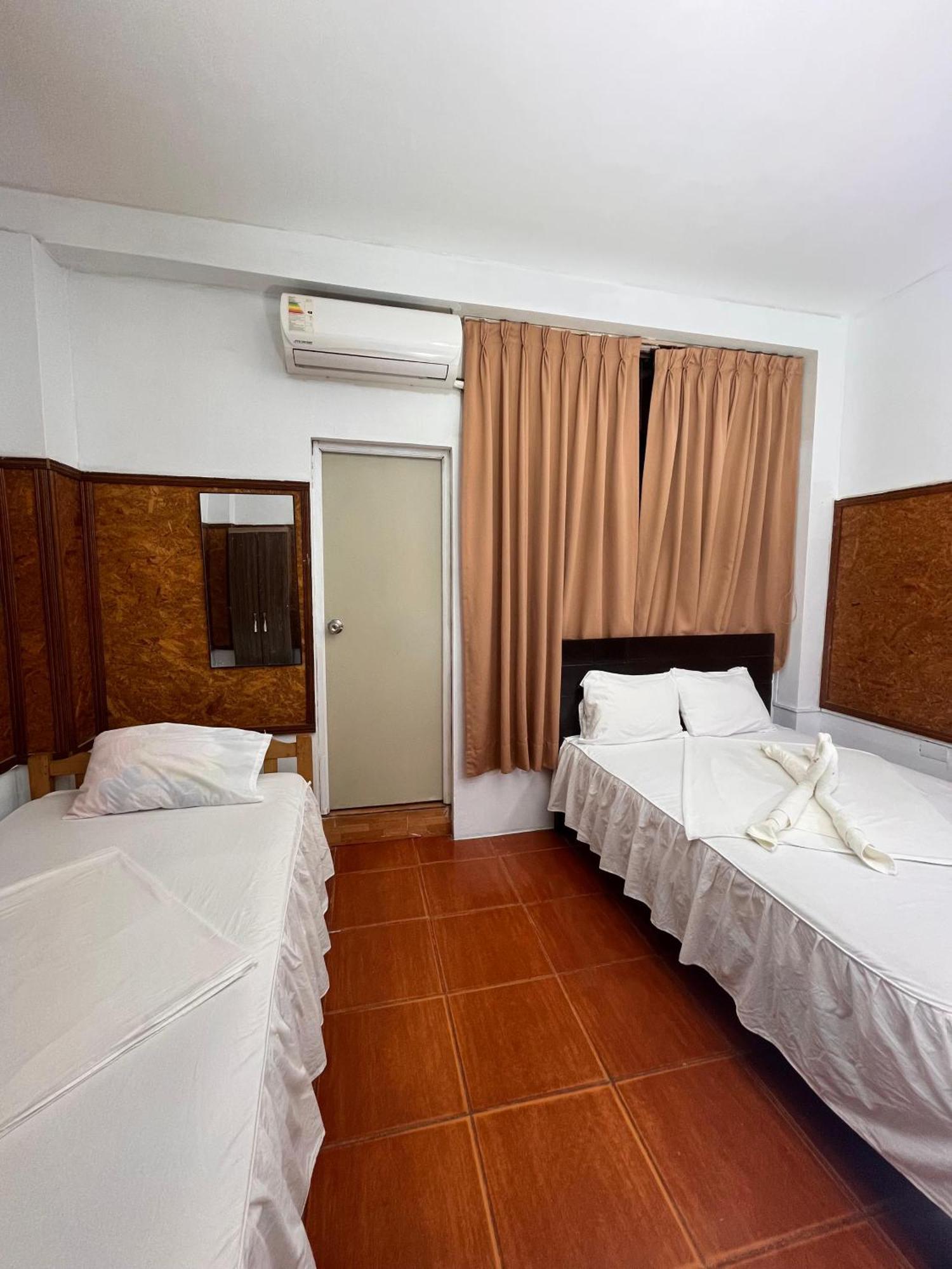 Hospedaje El Emperador Hotel Pucallpa Bagian luar foto