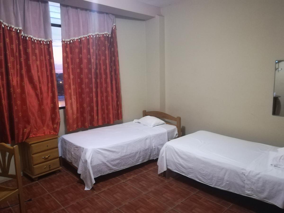 Hospedaje El Emperador Hotel Pucallpa Bagian luar foto