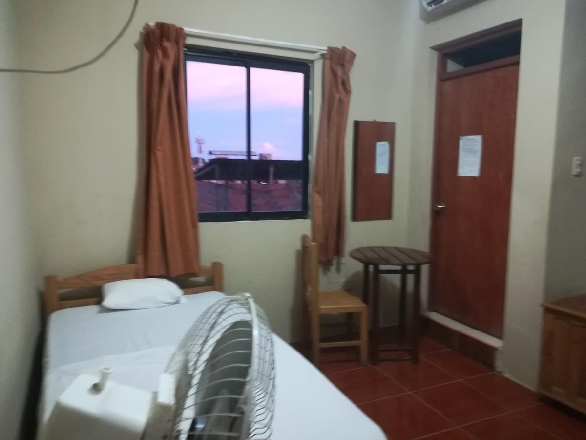 Hospedaje El Emperador Hotel Pucallpa Bagian luar foto